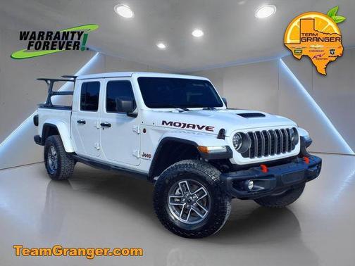 Bright White Clearcoat 2025 Jeep Gladiator Mojave X