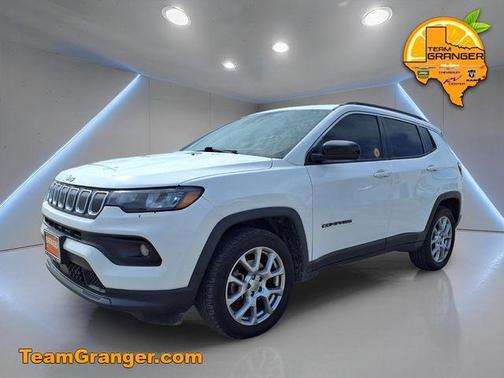 Bright White Clearcoat 2022 Jeep Compass Latitude Lux