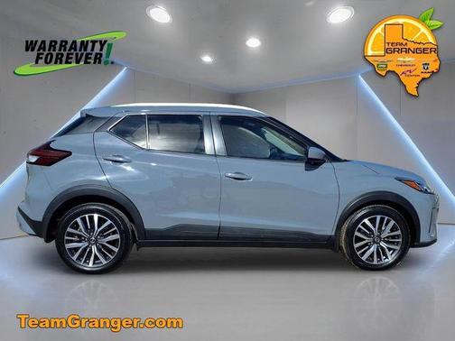 Boulder Gray Pearl 2021 Nissan Kicks SV