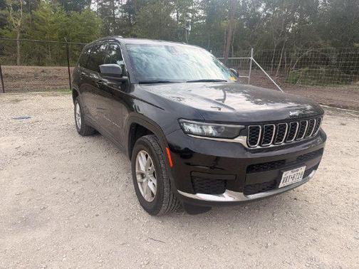 Diamond Black Crystal Pearlcoat 2023 Jeep Grand Cherokee L Laredo