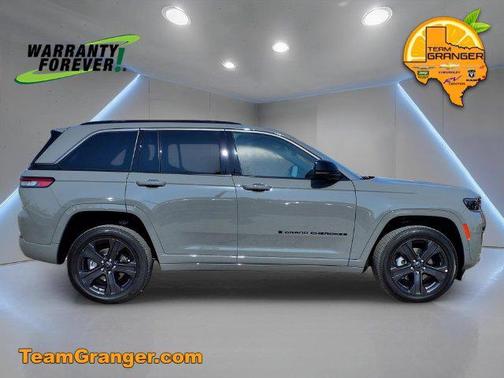Sting-Gray Clearcoat 2027 Jeep Grand Cherokee Limited