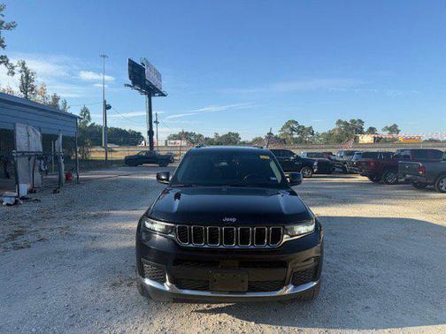 Diamond Black Crystal Pearlcoat 2021 Jeep Grand Cherokee L Laredo