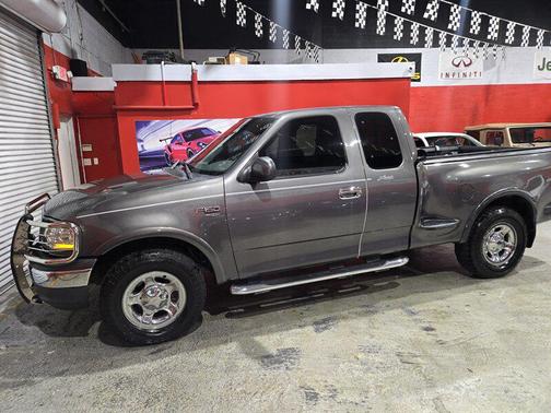 2003 Ford F-150 XL SuperCab Flareside