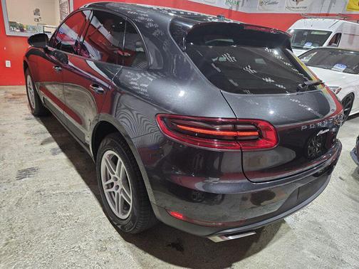 2017 Porsche Macan 