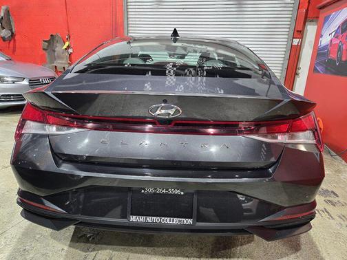 2022 Hyundai ELANTRA SEL