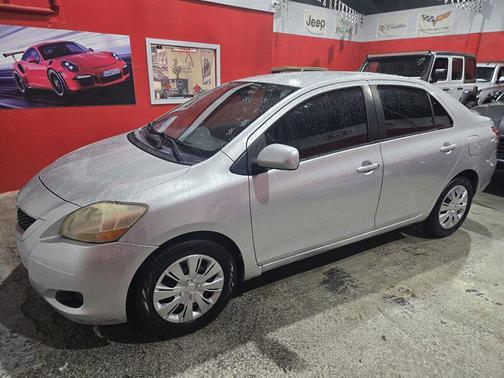 2009 Toyota Yaris Base