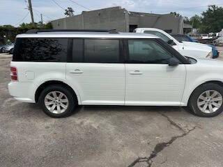 White 2011 Ford Flex SE