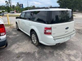 White 2011 Ford Flex SE
