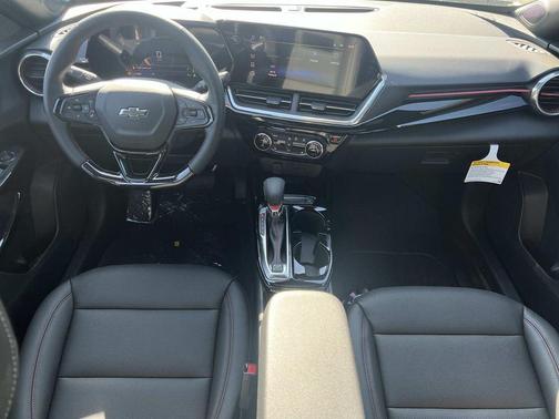 Mosaic Black Metallic 2026 Chevrolet Trax FWD 2RS
