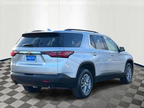 2022 Chevrolet Traverse LT Cloth