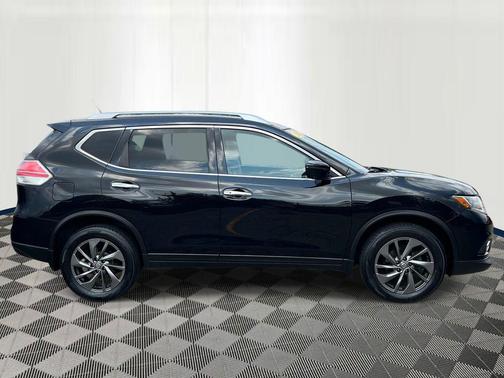 Magnetic Black 2016 Nissan Rogue SL