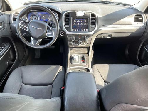 2019 Chrysler 300 Touring
