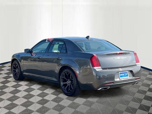 2019 Chrysler 300 Touring