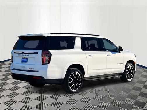 2023 Chevrolet Suburban RST