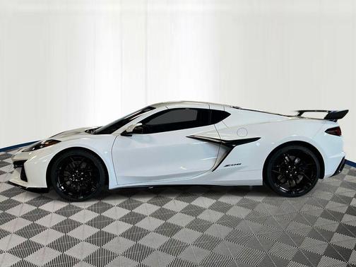Arctic White 2026 Chevrolet Corvette Z06