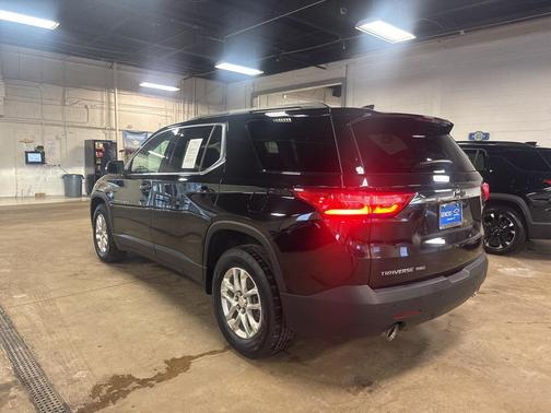 2021 Chevrolet Traverse LT Cloth