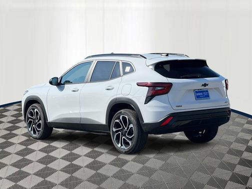 Summit White 2026 Chevrolet Trax FWD 2RS