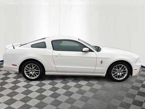 2013 Ford Mustang V6