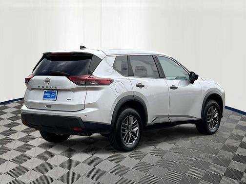 Brilliant Silver Metallic 2024 Nissan Rogue S