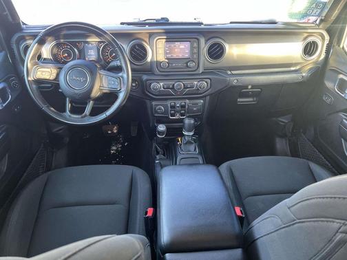 2021 Jeep Gladiator Willys 4x4