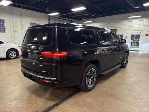 2023 Jeep Wagoneer L Series II 4x4