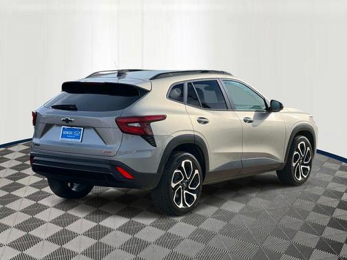 Sterling Gray Metallic 2024 Chevrolet Trax FWD 2RS