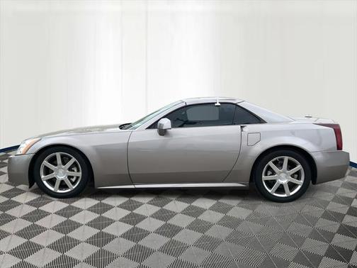 2005 Cadillac XLR Base