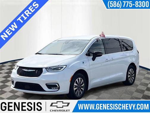 2024 Chrysler Pacifica Hybrid Select