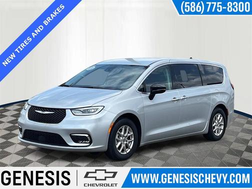 2024 Chrysler Pacifica Touring L