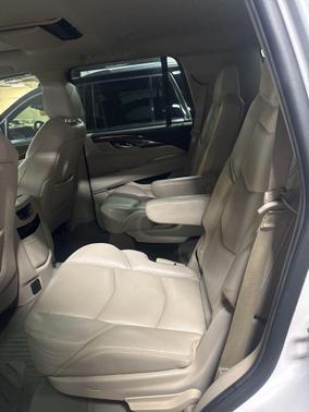 Crystal White Tricoat 2018 Cadillac Escalade Luxury