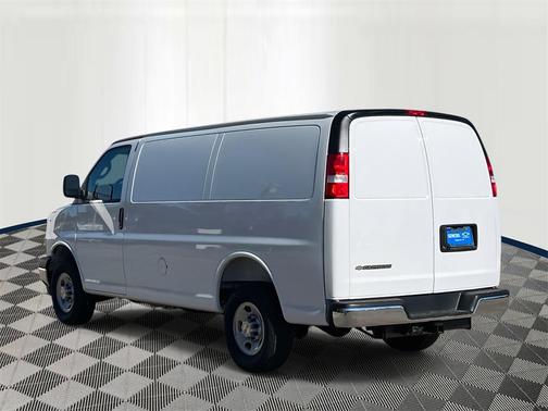 2025 Chevrolet Express 2500 RWD 2500 Regular Wheelbase WT