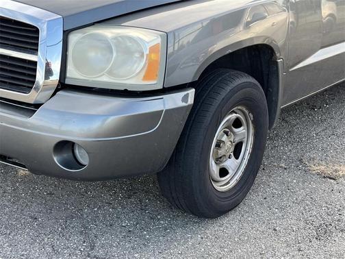 2005 Dodge Dakota ST Club Cab