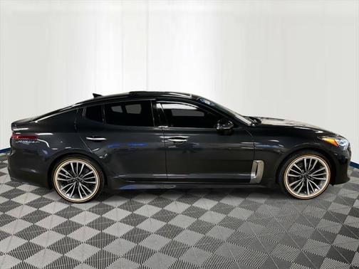 2019 Kia Stinger Base