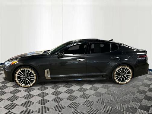 2019 Kia Stinger Base