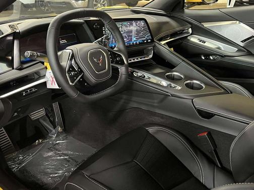 2026 Chevrolet Corvette Stingray w/2LT