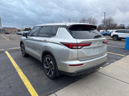 2022 Mitsubishi Outlander ES 2.5 S-AWC