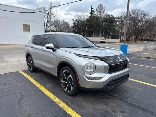 2022 Mitsubishi Outlander ES 2.5 S-AWC
