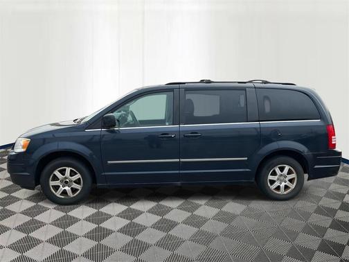 2009 Chrysler Town & Country Touring