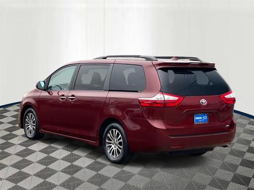 2018 Toyota Sienna XLE