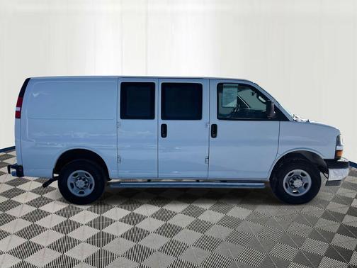 2024 Chevrolet Express 2500 RWD 2500 Regular Wheelbase WT