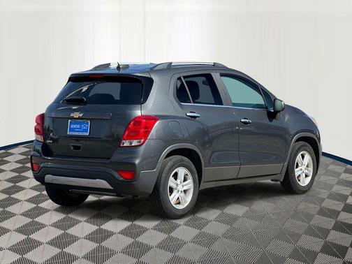 Nightfall Gray Metallic 2017 Chevrolet Trax LT