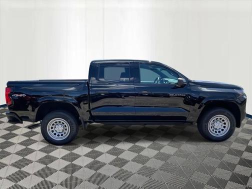 2024 Chevrolet Colorado WT