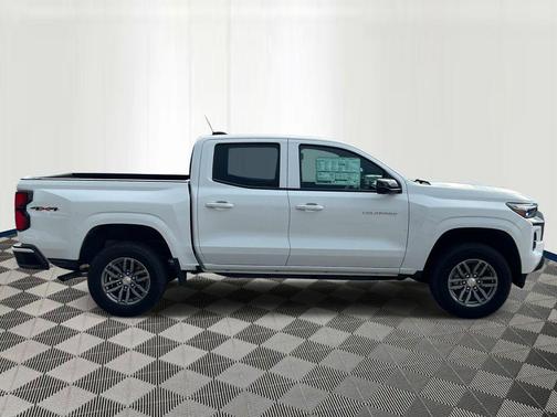 Summit White 2026 Chevrolet Colorado LT