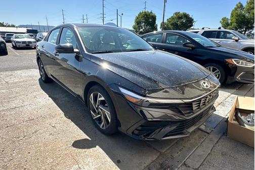 2024 Hyundai ELANTRA Limited