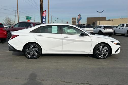 2025 Hyundai ELANTRA HEV SEL Sport