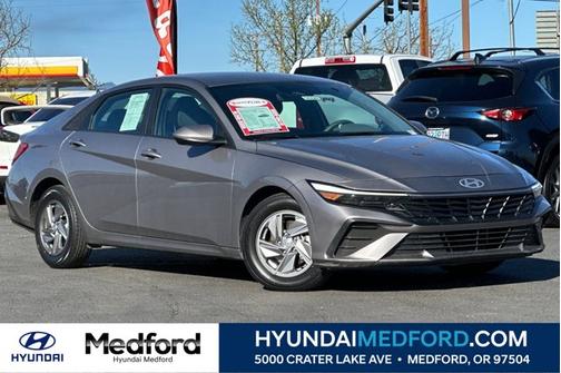 2024 Hyundai ELANTRA SE