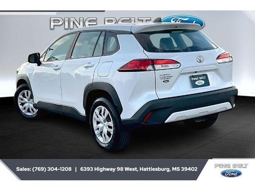 White 2023 Toyota Corolla Cross L