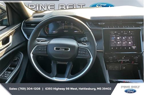 2024 Jeep Grand Cherokee LAREDO