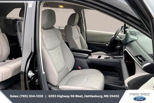 2024 Toyota Sienna LE 8 PASSENGER