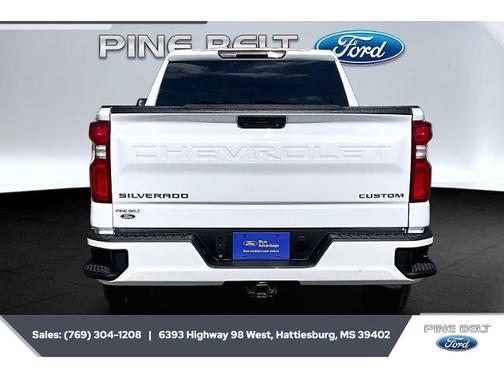 Summit White 2021 Chevrolet Silverado 1500 CUSTOM